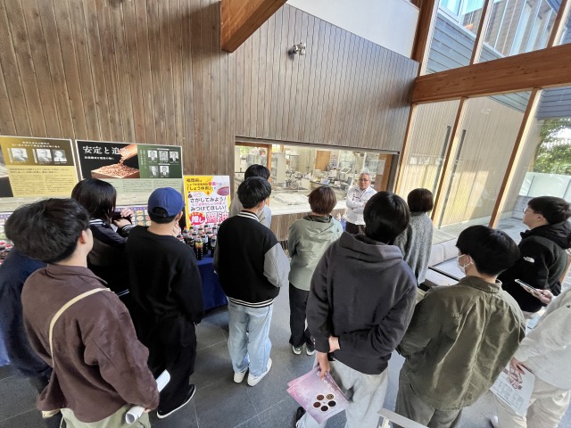 R71111_8.JPG