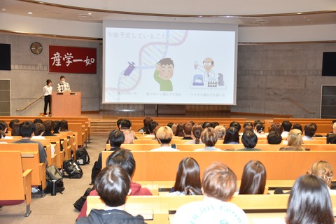 R80412_5.JPG