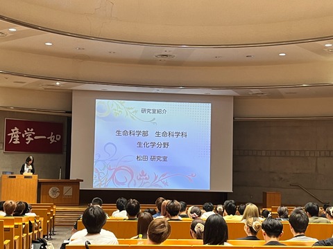 R806015_2.JPG